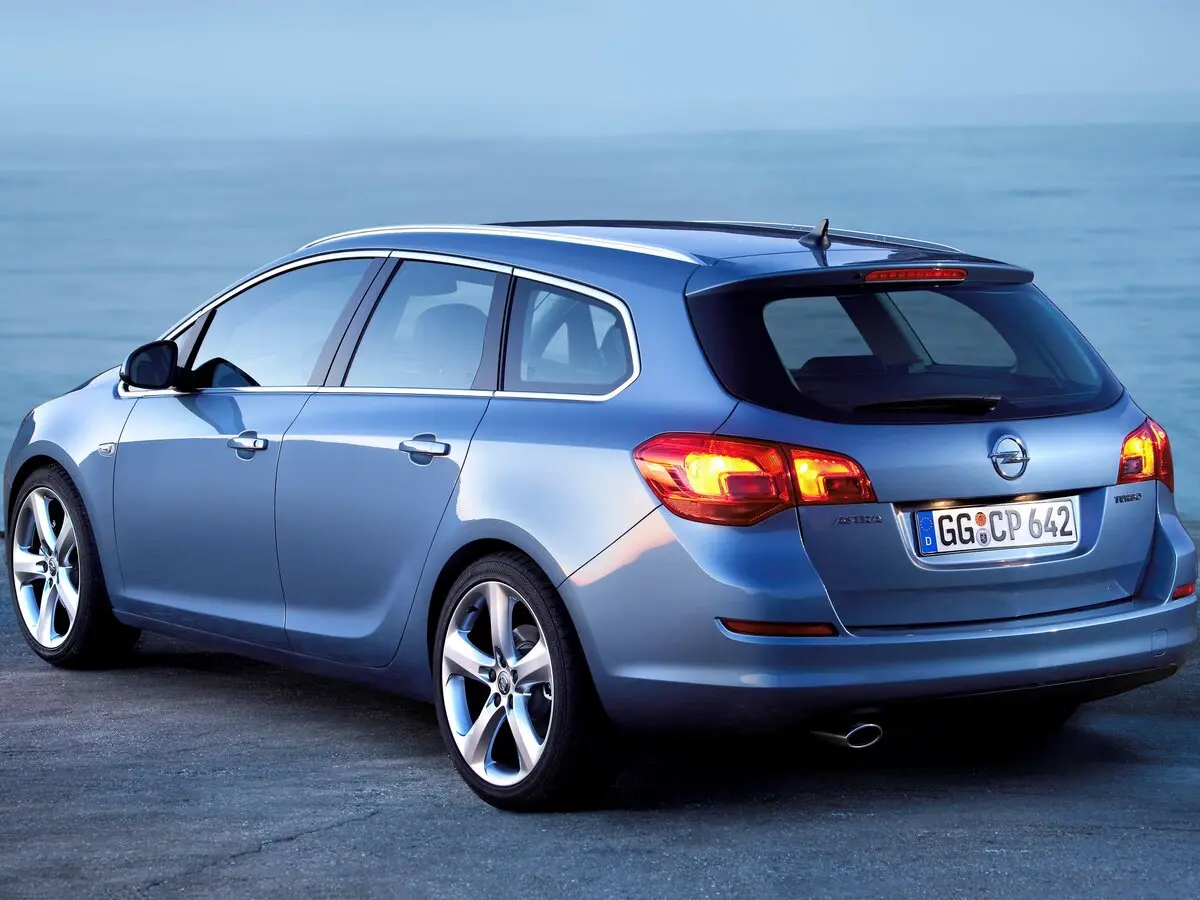 Opel Astra J Универсал 5 дв. — фото 4