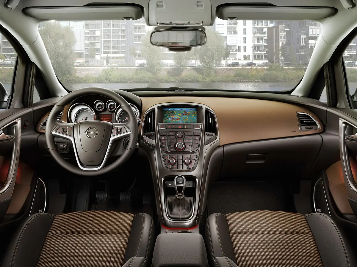 Opel Astra J Универсал 5 дв. — фото 5