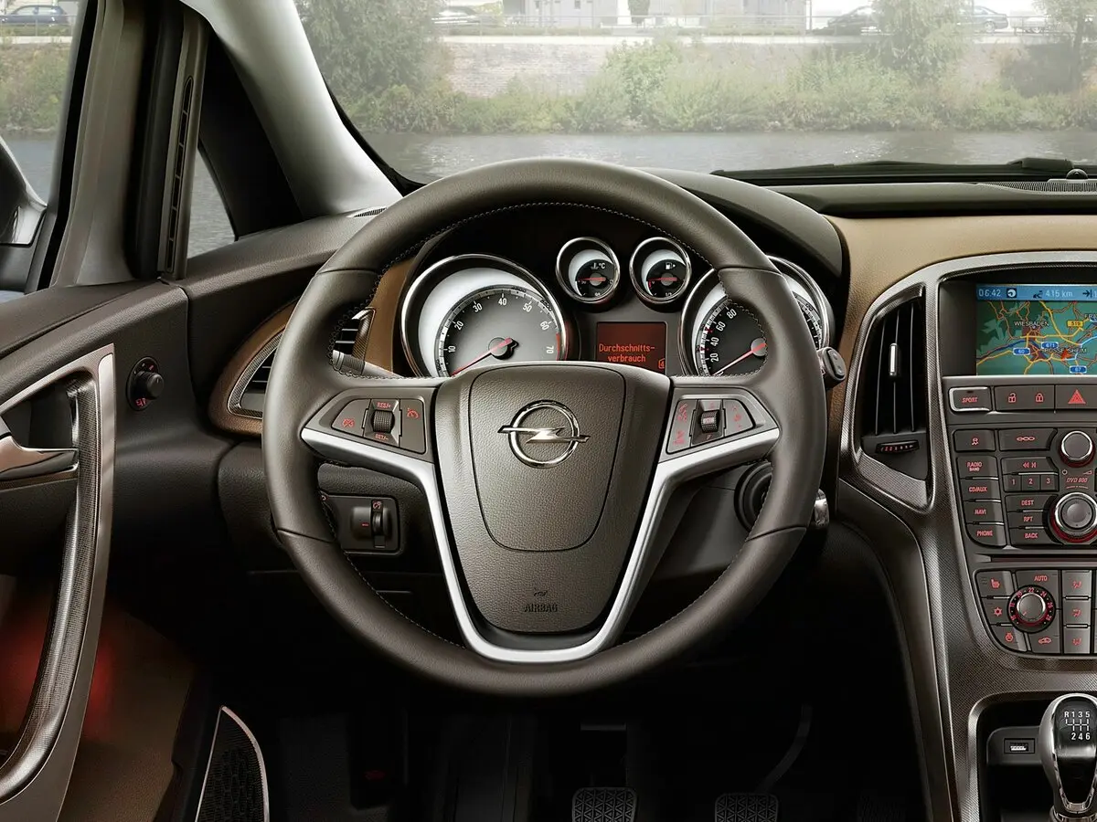 Opel Astra J Универсал 5 дв. — фото 7