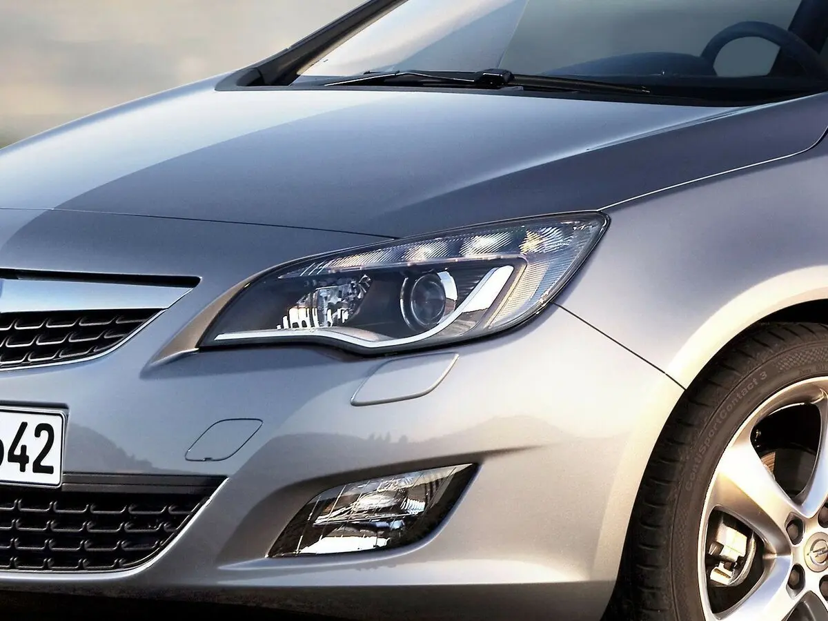 Opel Astra J Универсал 5 дв. — фото 10