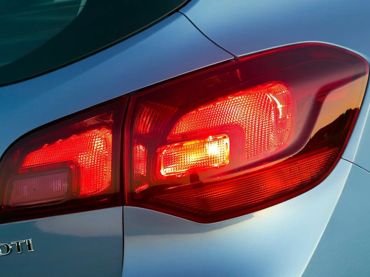 Opel Astra J Универсал 5 дв. — фото 11