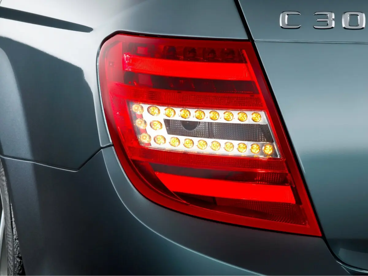 Mercedes-Benz C-Класс III (W204) Рестайлинг Седан — сүрөт 13