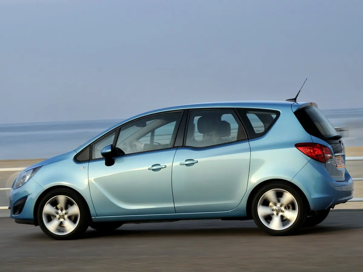 Opel Meriva B Компактвэн — photo 2