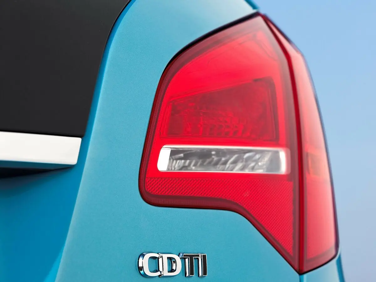 Opel Meriva B Компактвэн — photo 14
