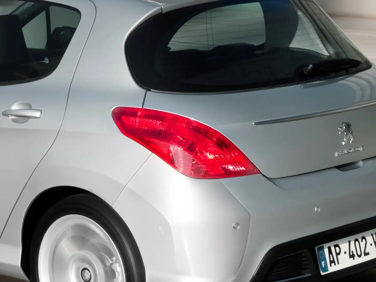 Peugeot 308 I Рестайлинг Хэтчбек 5 дв. — сүрөт 10