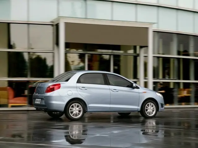 Chery Bonus (A13) 2011 – 2014 Лифтбек — сүрөт 2