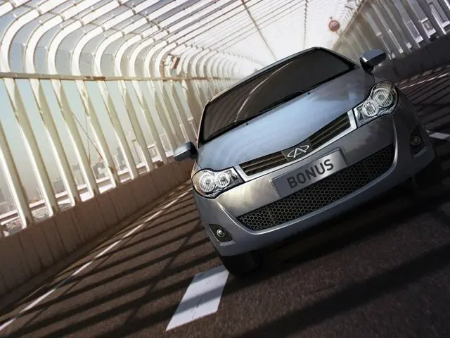 Chery Bonus (A13) 2011 – 2014 Лифтбек — сүрөт 3