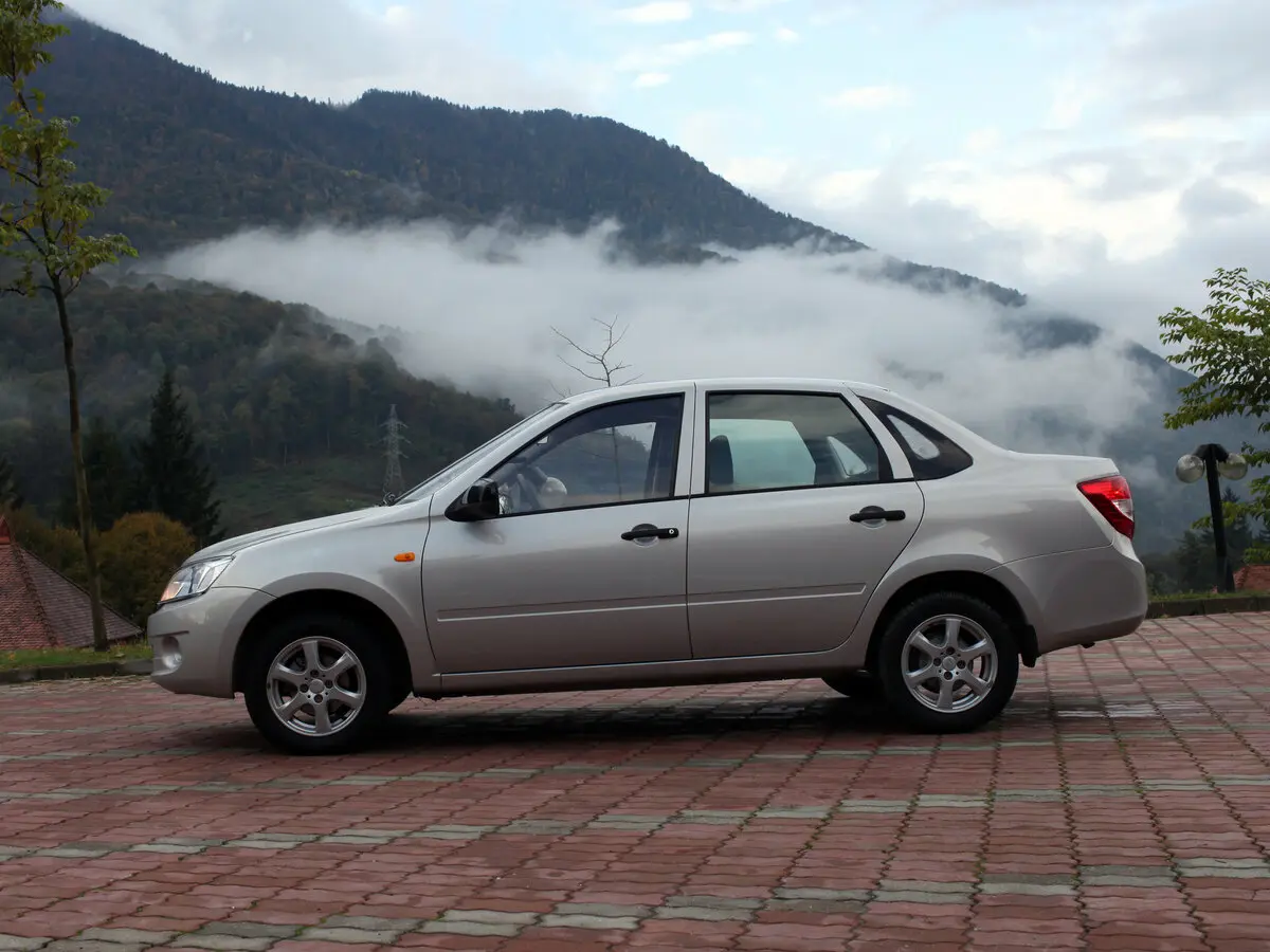 Lada (ВАЗ) Granta I Седан — сүрөт 2
