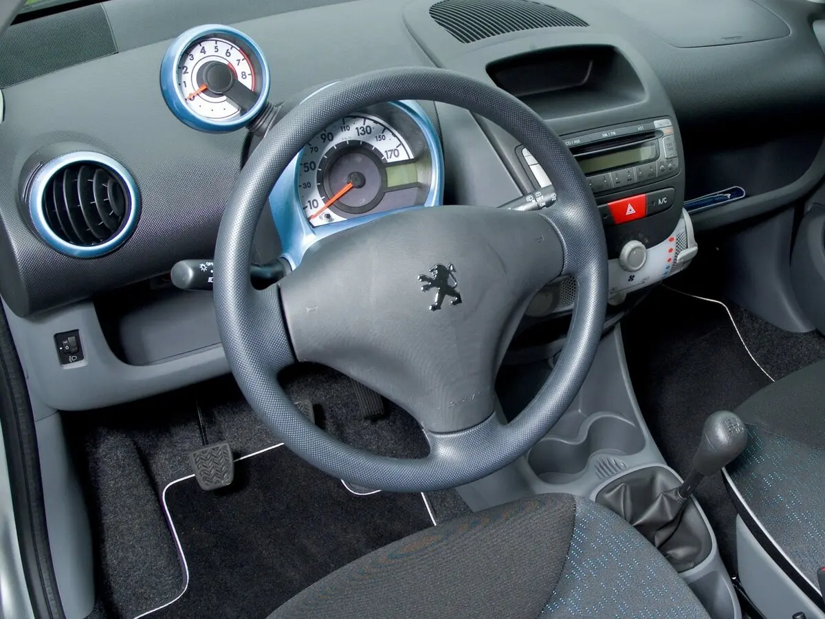 Peugeot 107 I Рестайлинг Хэтчбек 3 дв. — 照片 4
