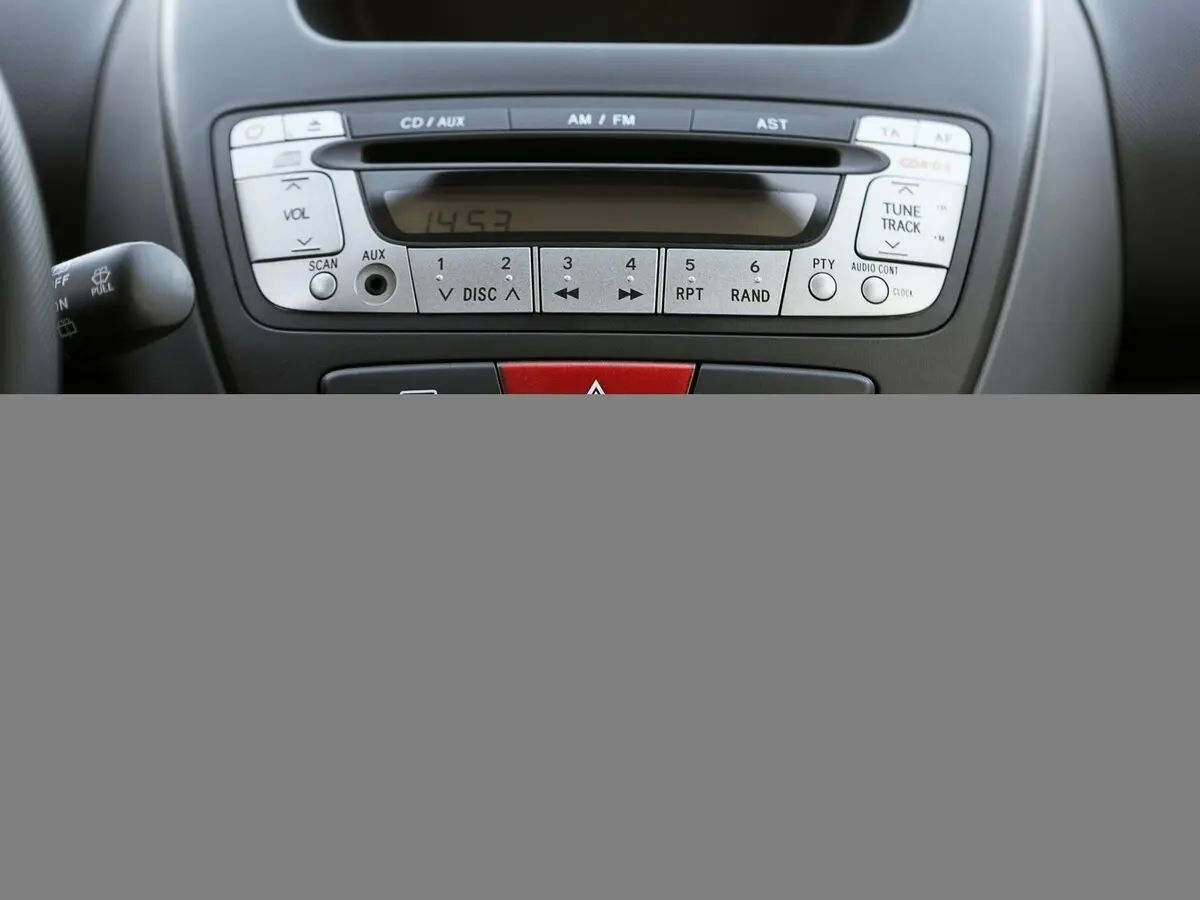 Peugeot 107 I Рестайлинг Хэтчбек 5 дв. — сүрөт 7
