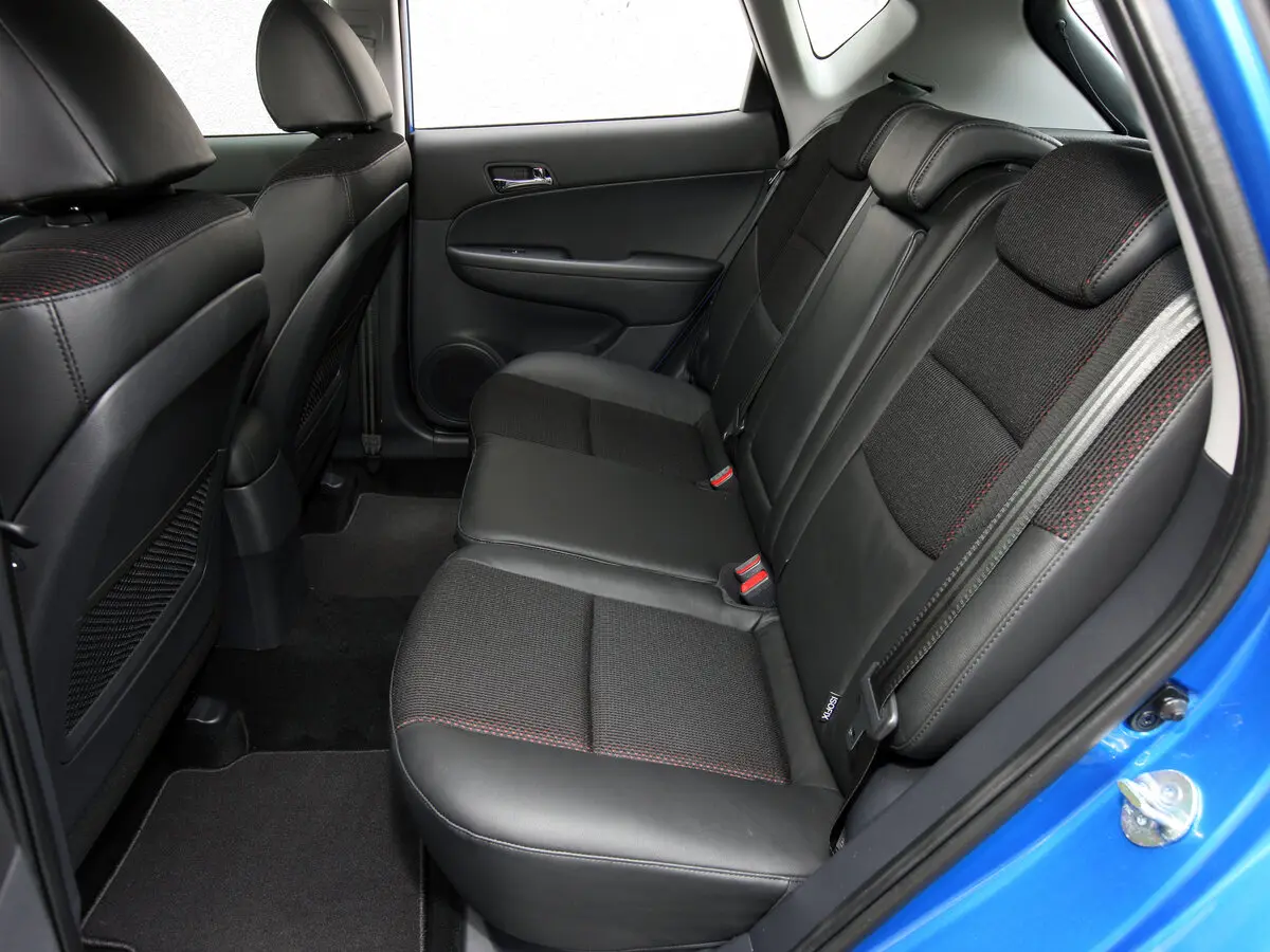 Hyundai i30 I Рестайлинг Хэтчбек 5 дв. — фото 10