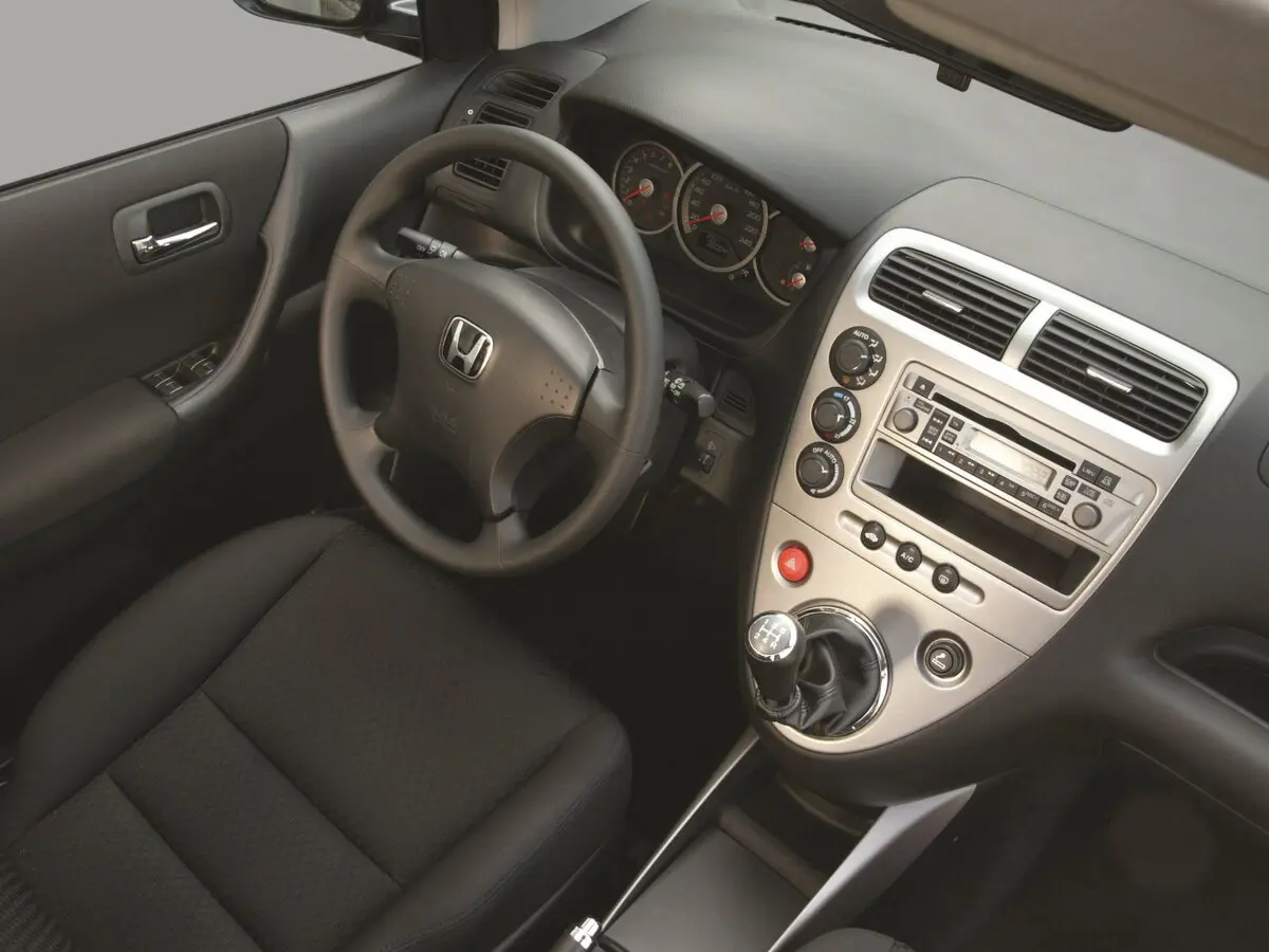 Honda Civic VII Рестайлинг Хэтчбек 5 дв. — фото 7