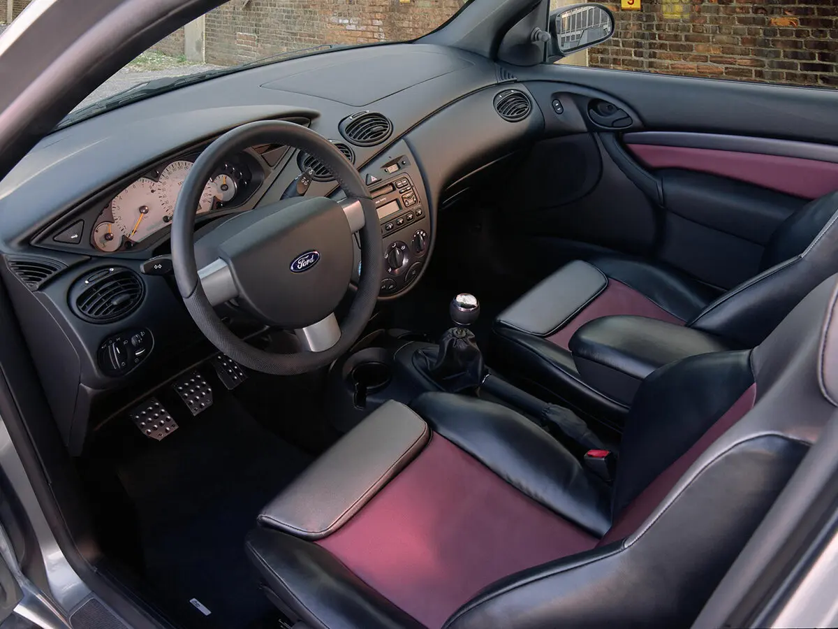 Ford Focus I Рестайлинг Седан — фото 8