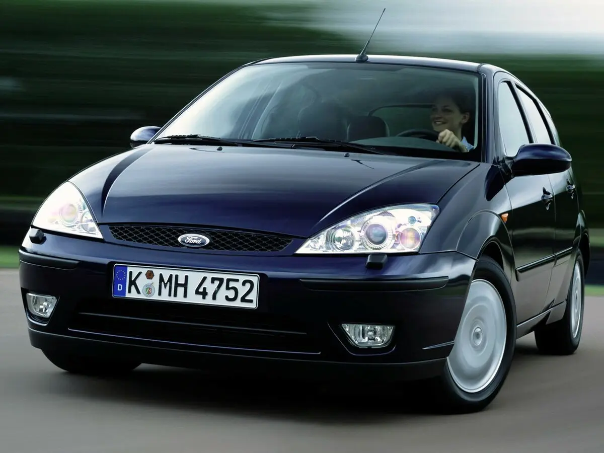 Ford Focus I Рестайлинг Хэтчбек 5 дв. — фото 3