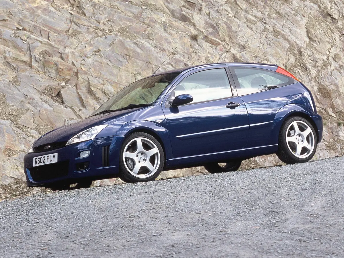 Ford Focus RS I Хэтчбек 3 дв. — сүрөт 2
