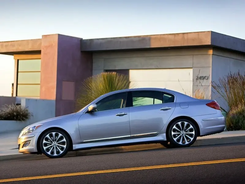 Hyundai Genesis I Рестайлинг Седан — фото 2