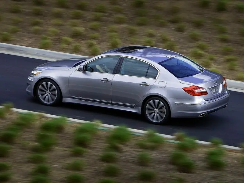 Hyundai Genesis I Рестайлинг Седан — фото 5