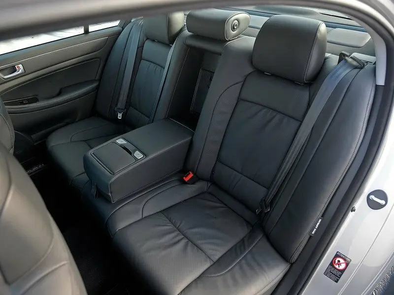 Hyundai Genesis I Рестайлинг Седан — фото 9