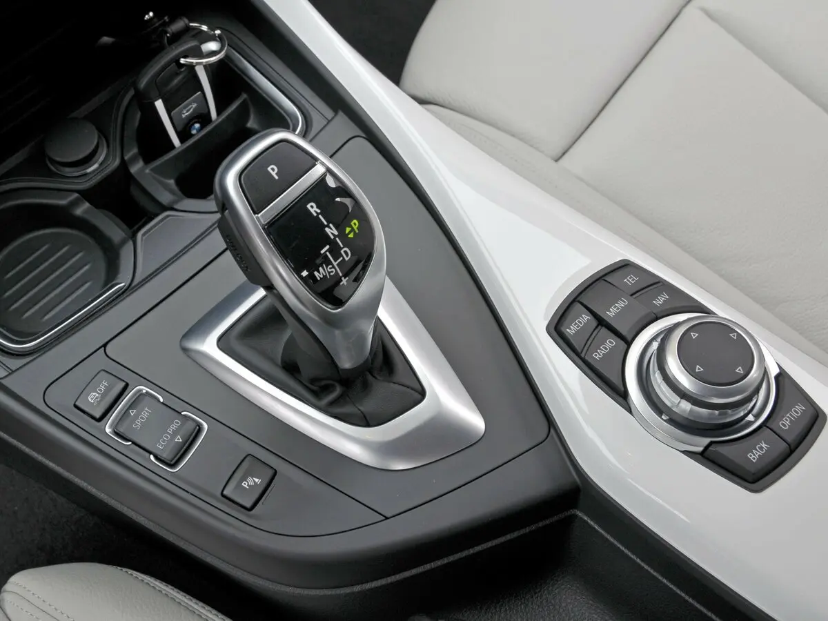 BMW 1 серии II (F20/F21) Хэтчбек 5 дв. — сүрөт 13
