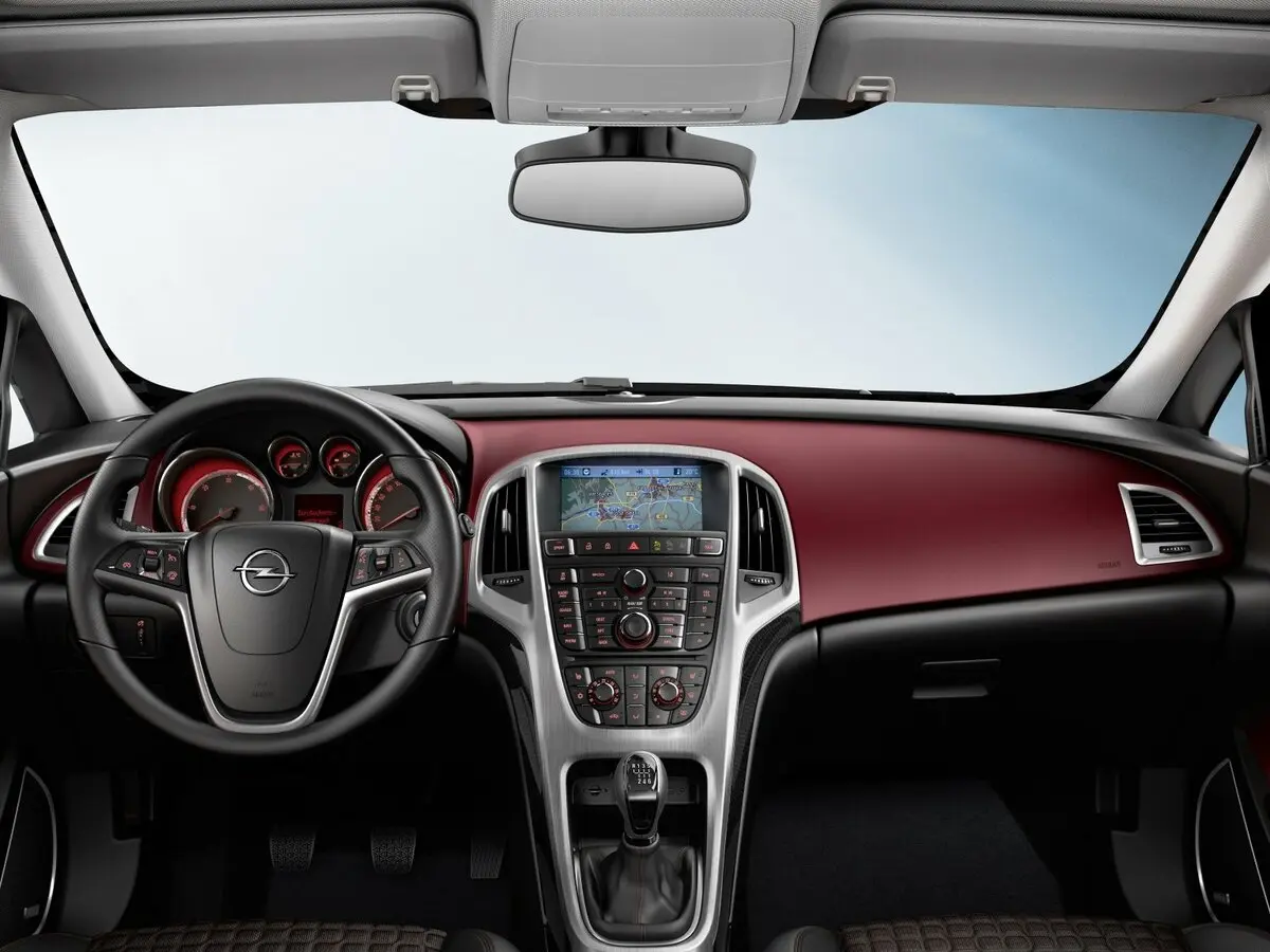 Opel Astra J Рестайлинг Хэтчбек 3 дв. GTC — фото 6