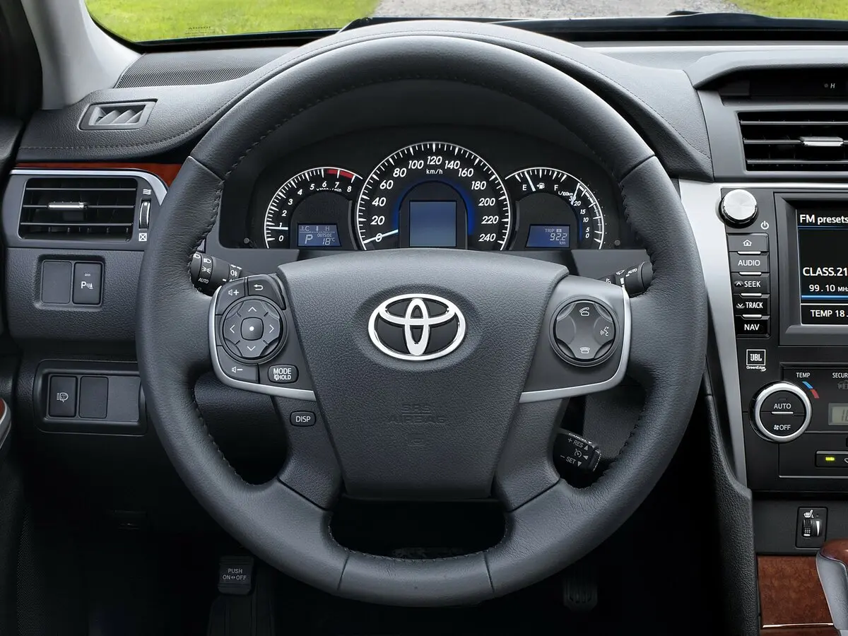 Toyota Camry VII (XV50) Седан — сүрөт 8