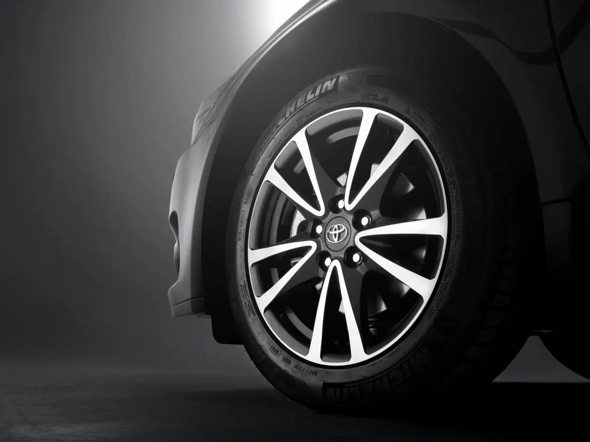 Toyota Avensis III Рестайлинг Седан — сүрөт 13