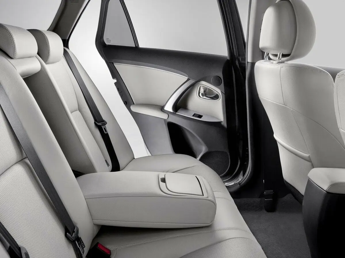 Toyota Avensis III Рестайлинг Универсал 5 дв. — сүрөт 9