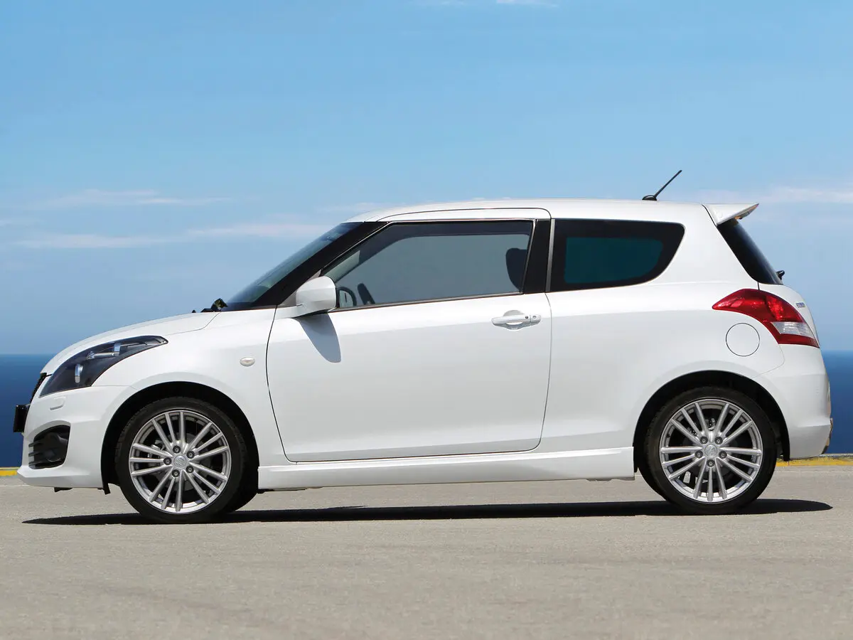 Suzuki Swift IV Хэтчбек 3 дв. — 照片 2