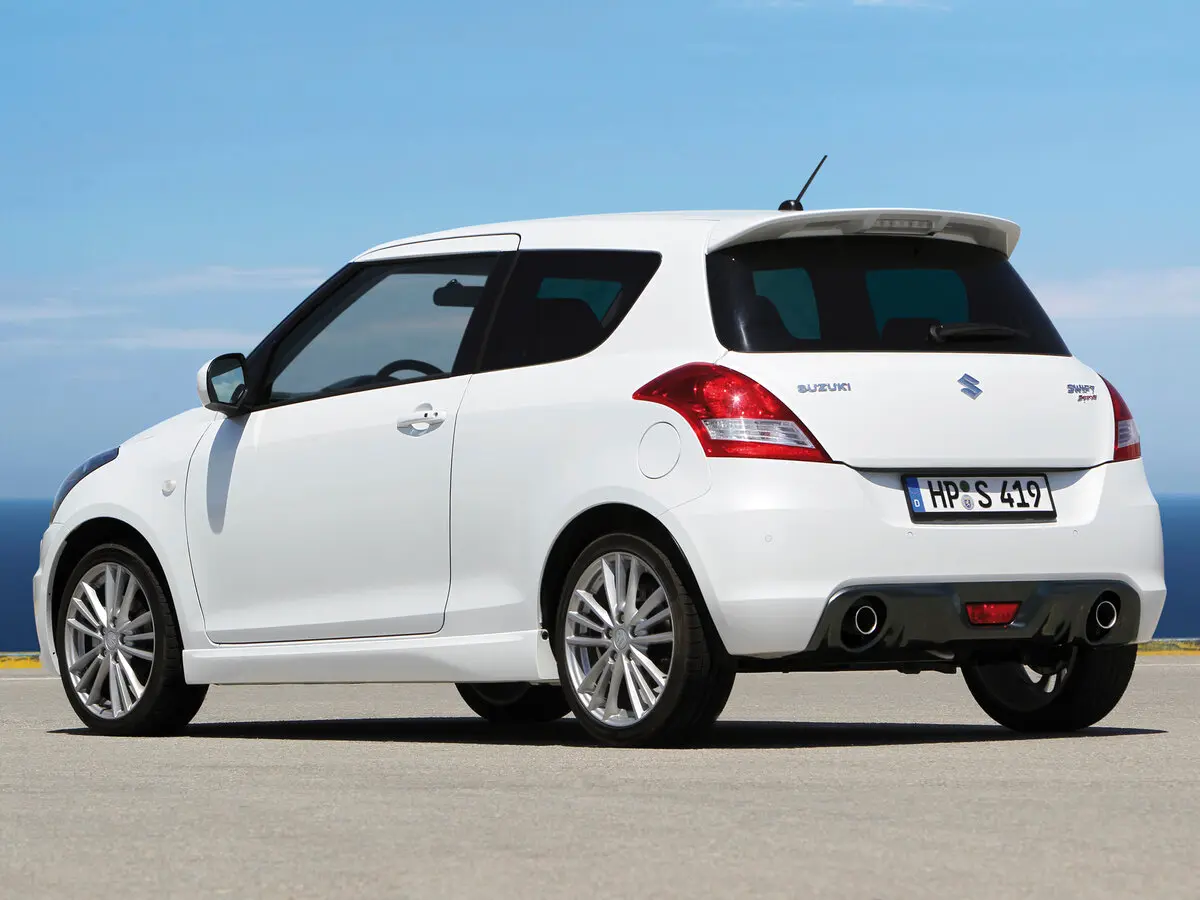 Suzuki Swift IV Хэтчбек 3 дв. — 照片 5