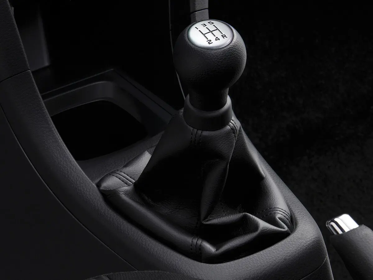 Suzuki Swift IV Хэтчбек 3 дв. — 照片 10