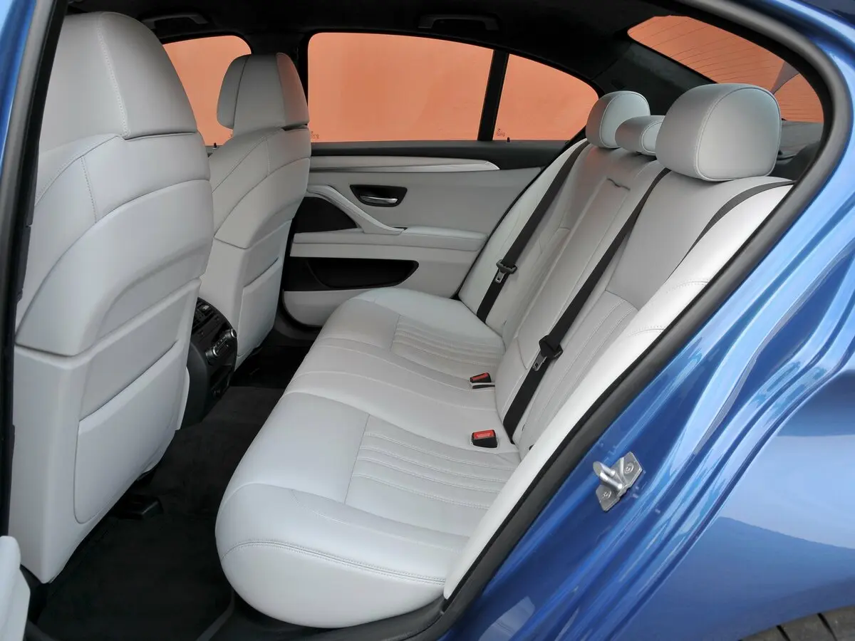 BMW M5 V (F10) Седан — сүрөт 11