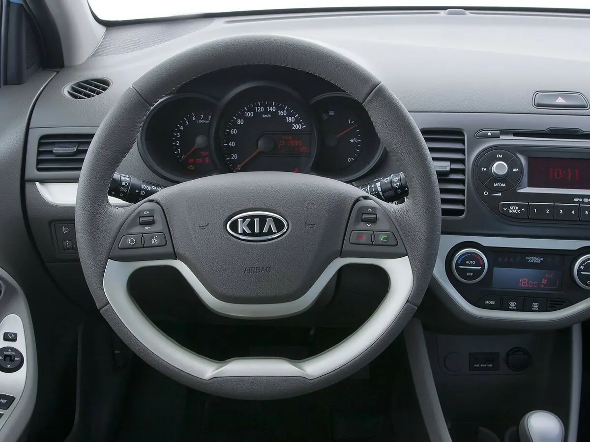 Kia Picanto II Хэтчбек 3 дв. — сүрөт 9