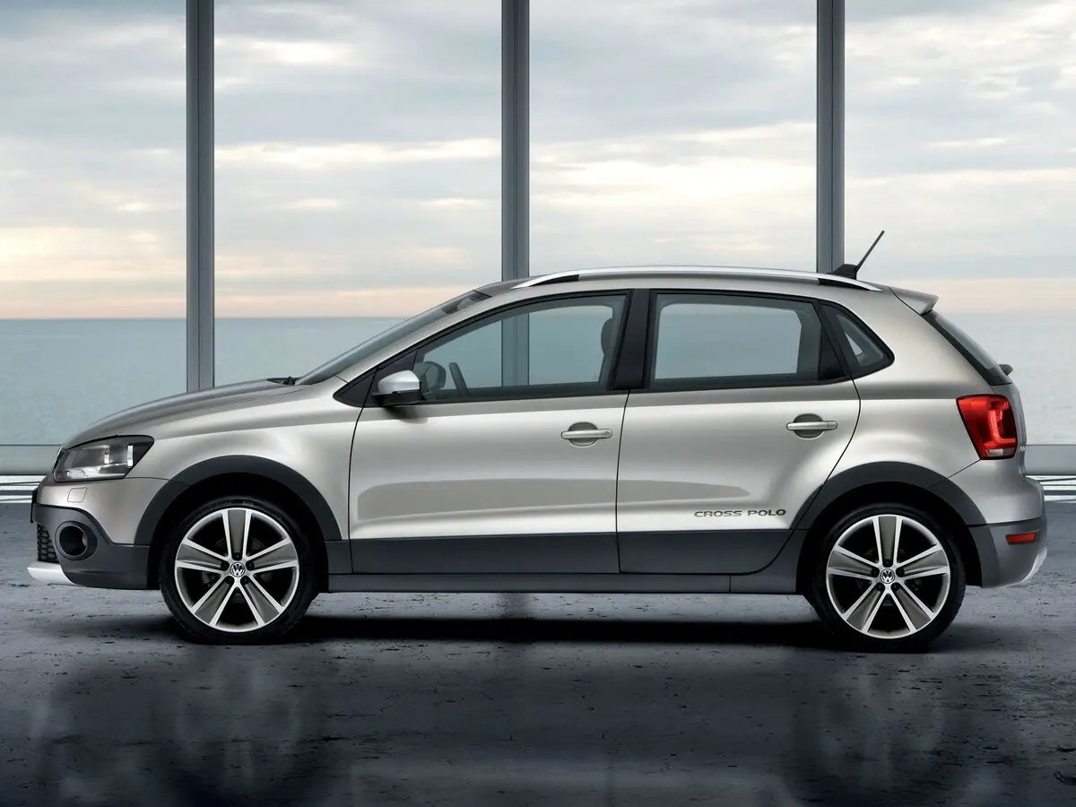 Volkswagen Polo V Хэтчбек 5 дв. Cross — фото 2