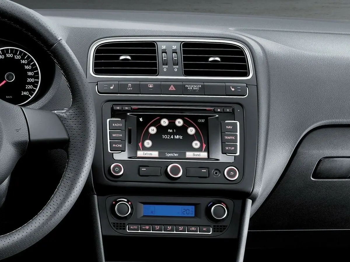 Volkswagen Polo V Хэтчбек 5 дв. Cross — фото 14