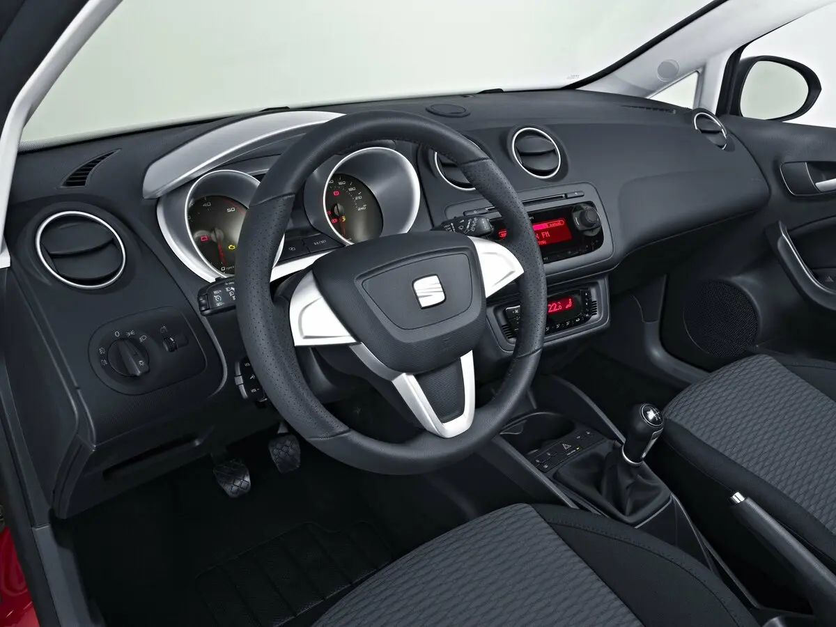 SEAT Ibiza IV Универсал 5 дв. — 照片 6