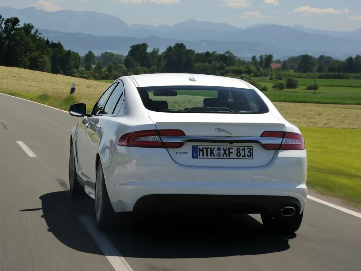 Jaguar XF I Рестайлинг Седан — сүрөт 4
