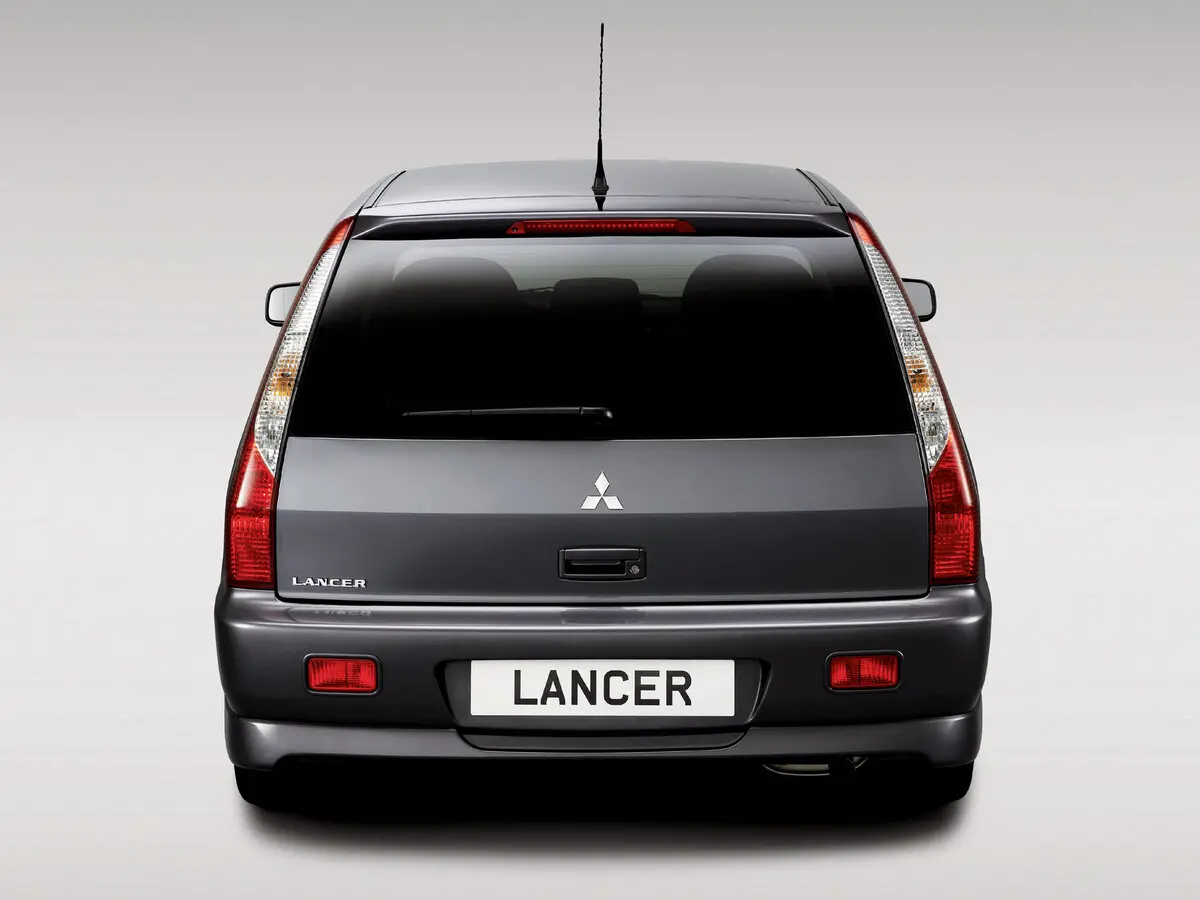 Mitsubishi Lancer IX Рестайлинг Универсал 5 дв. — фото 4