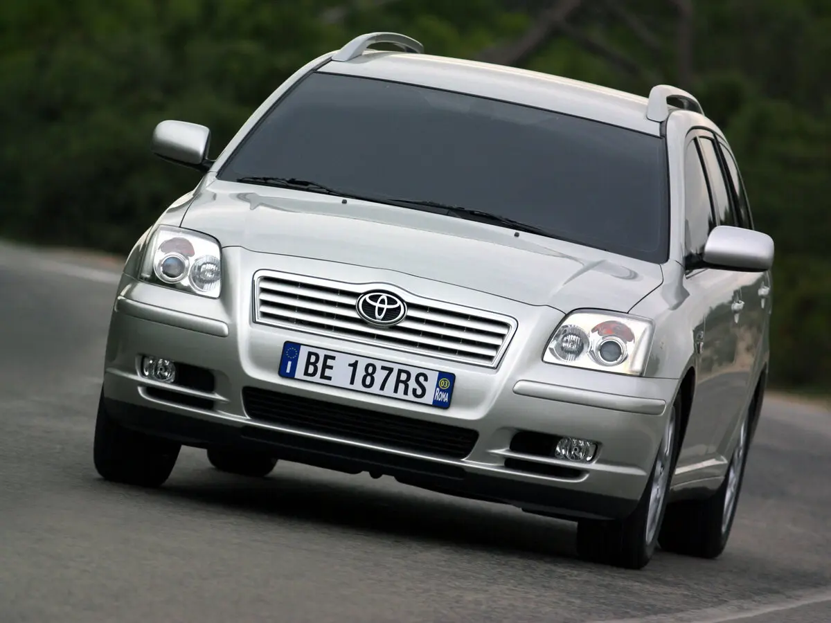 Toyota Avensis II Универсал 5 дв. — 照片 3