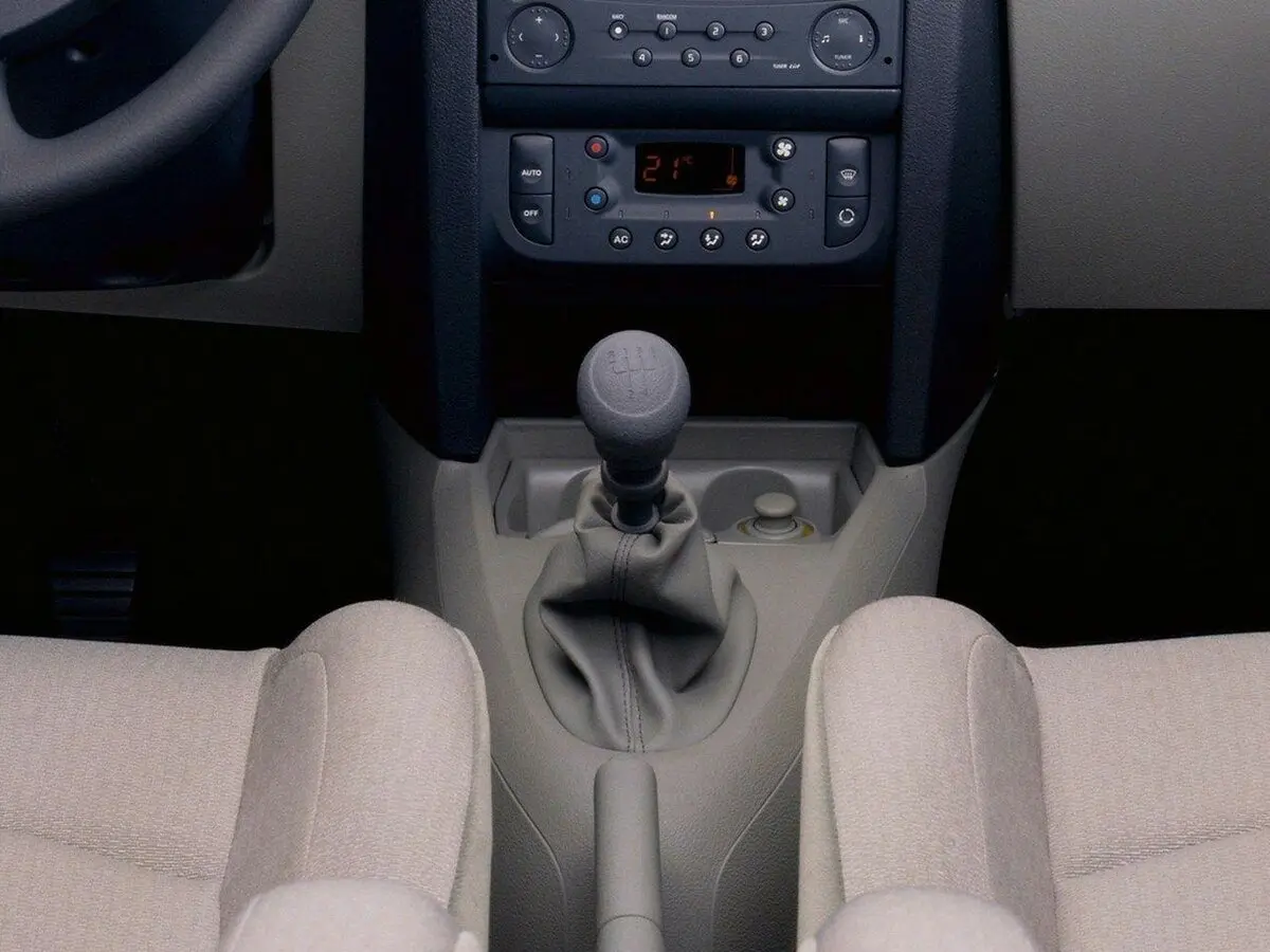 Renault Clio II Рестайлинг Хэтчбек 5 дв. — сүрөт 8