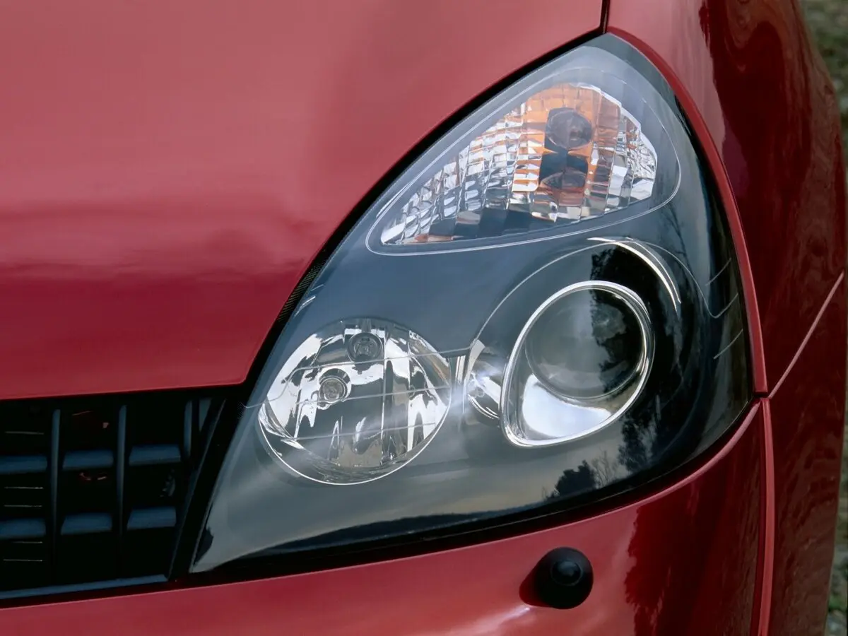 Renault Clio II Рестайлинг Хэтчбек 5 дв. — сүрөт 9