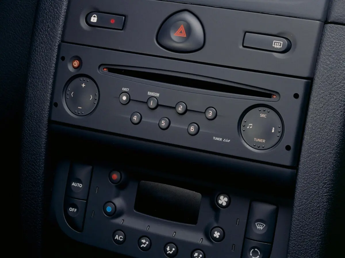 Renault Clio II Рестайлинг Хэтчбек 5 дв. — сүрөт 10