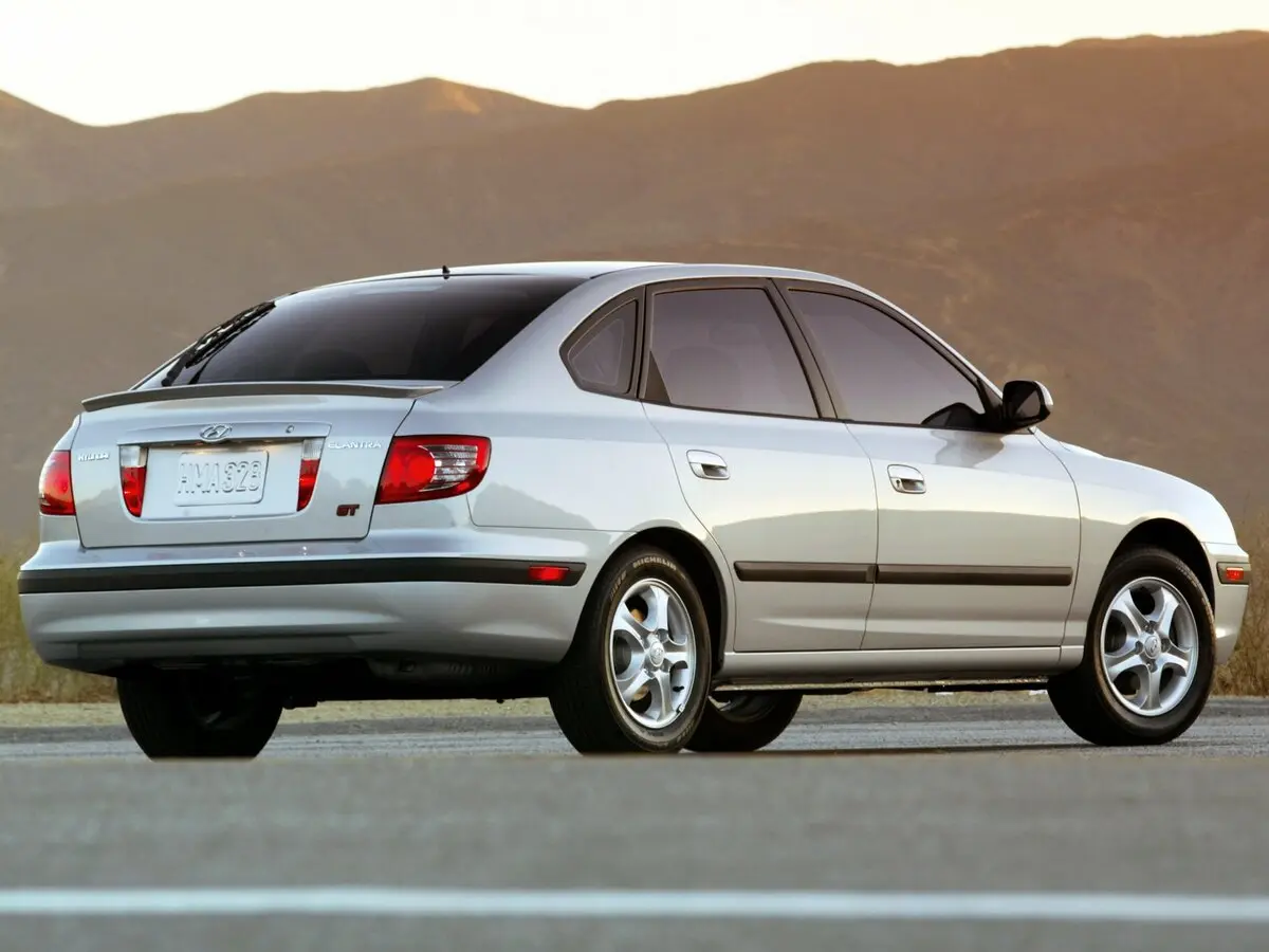 Hyundai Elantra III (XD2) Рестайлинг Лифтбек — сүрөт 4