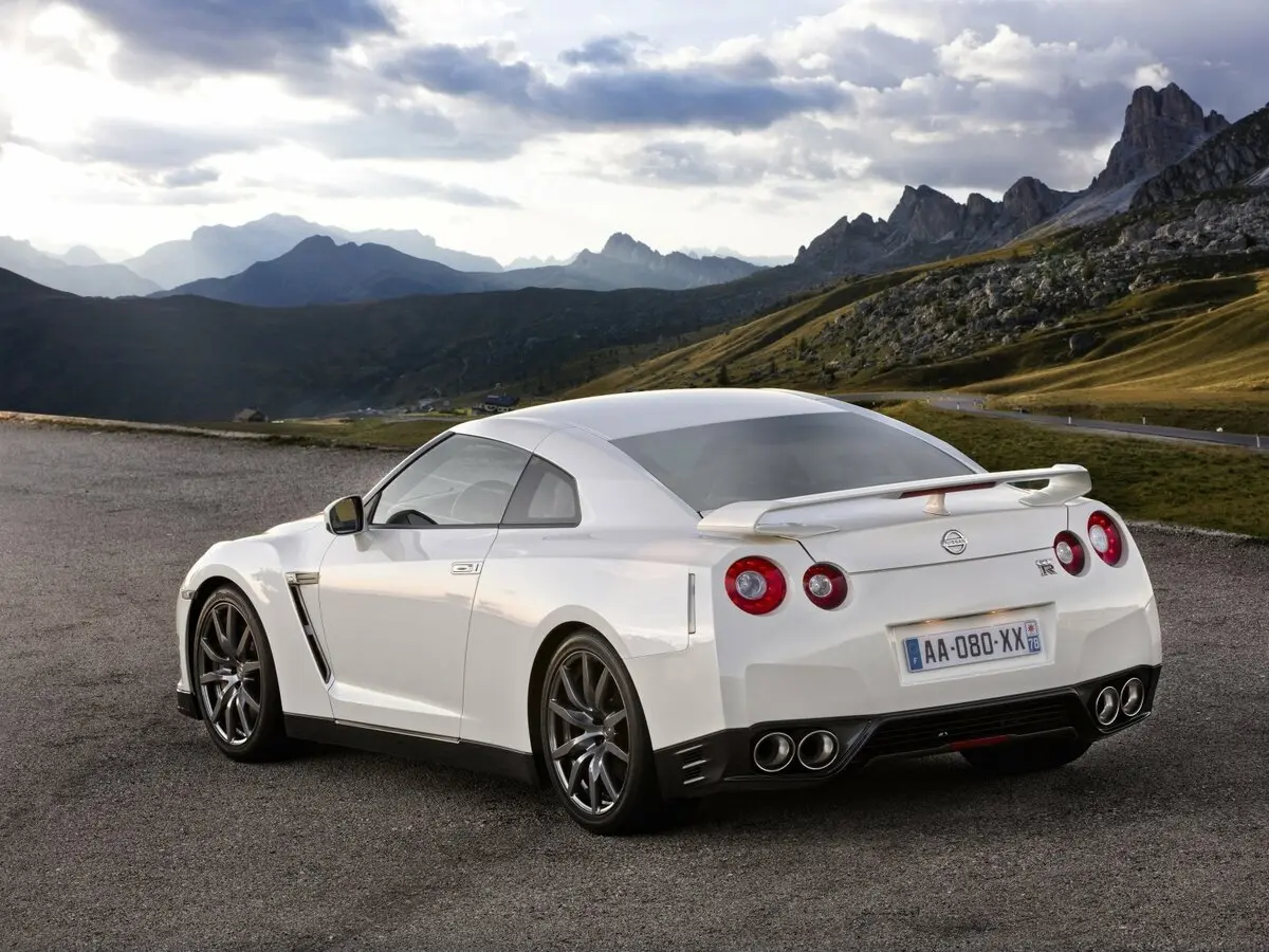 Nissan GT-R I Рестайлинг 1 Купе — сүрөт 5