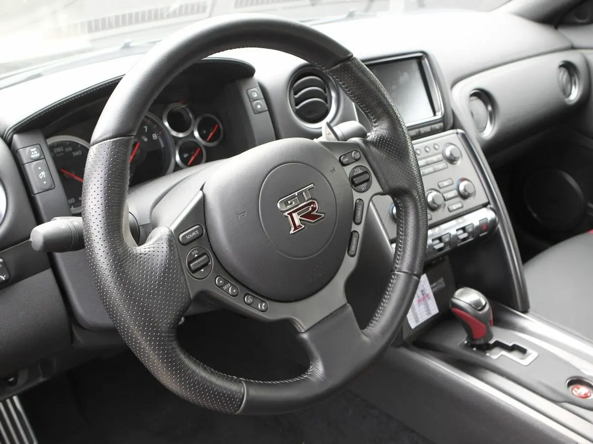 Nissan GT-R I Рестайлинг 1 Купе — сүрөт 8