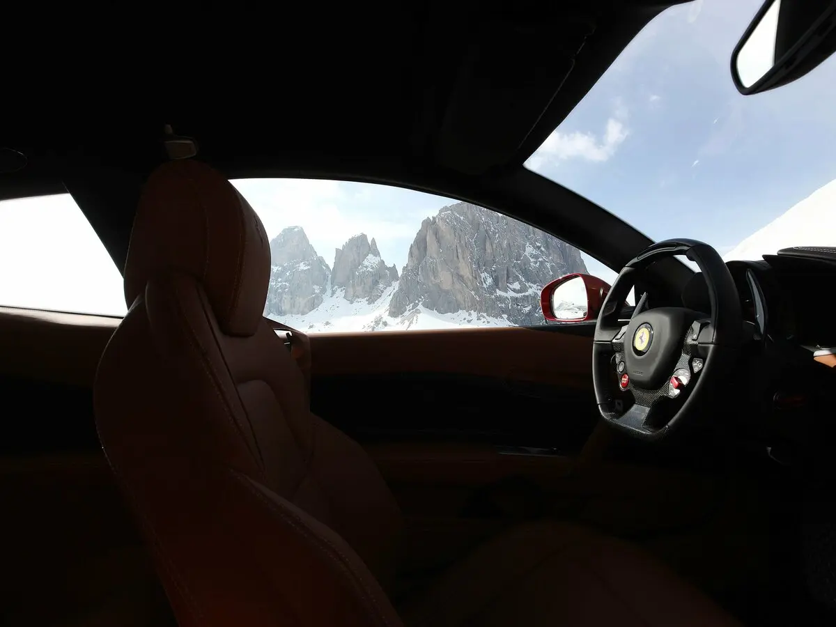 Ferrari FF 2011 – 2016 Хэтчбек 3 дв. — 照片 6