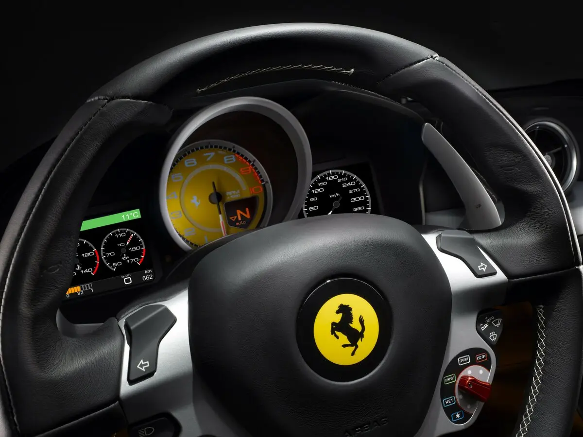 Ferrari FF 2011 – 2016 Хэтчбек 3 дв. — 照片 8