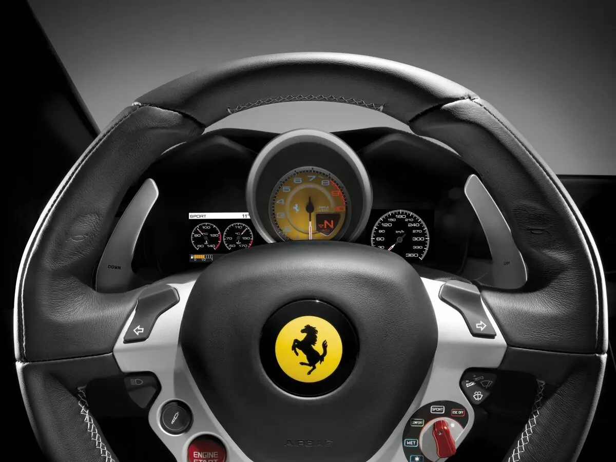 Ferrari FF 2011 – 2016 Хэтчбек 3 дв. — 照片 9