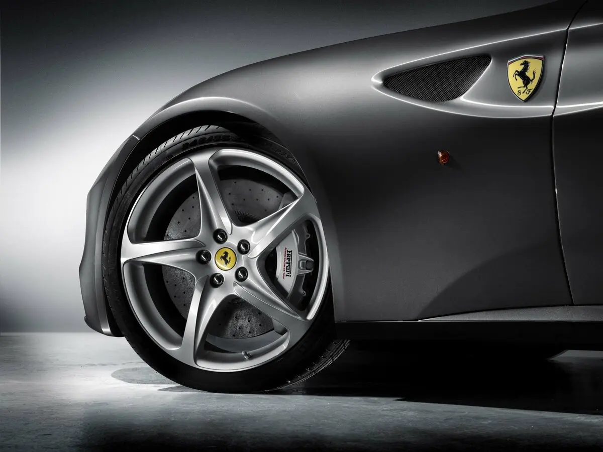 Ferrari FF 2011 – 2016 Хэтчбек 3 дв. — 照片 20