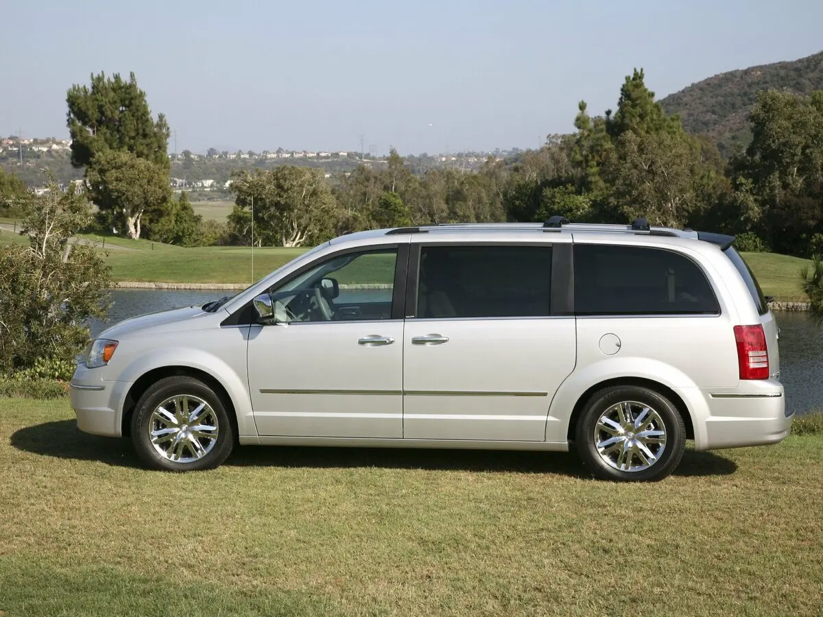 Chrysler Town & Country V Минивэн — сүрөт 2