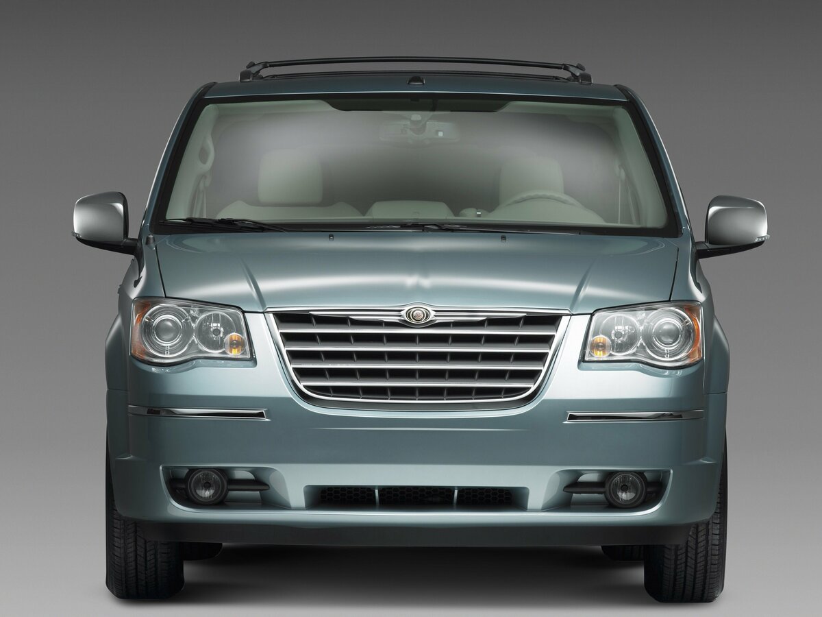 Chrysler Town & Country V Минивэн — фото 3